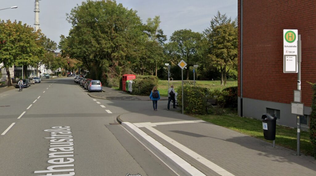 Die Bushaltestelle Schulstraße im Riemekeviertel in Paderborn