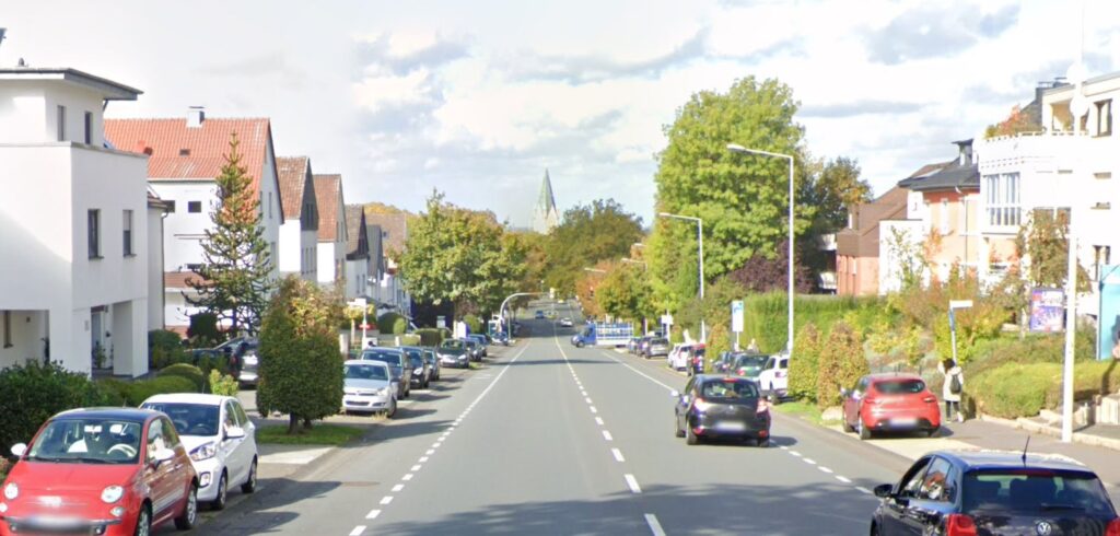 Warburger Straße in der Paderborner Südstadt - Blick Richtung Dom und Innenstadt