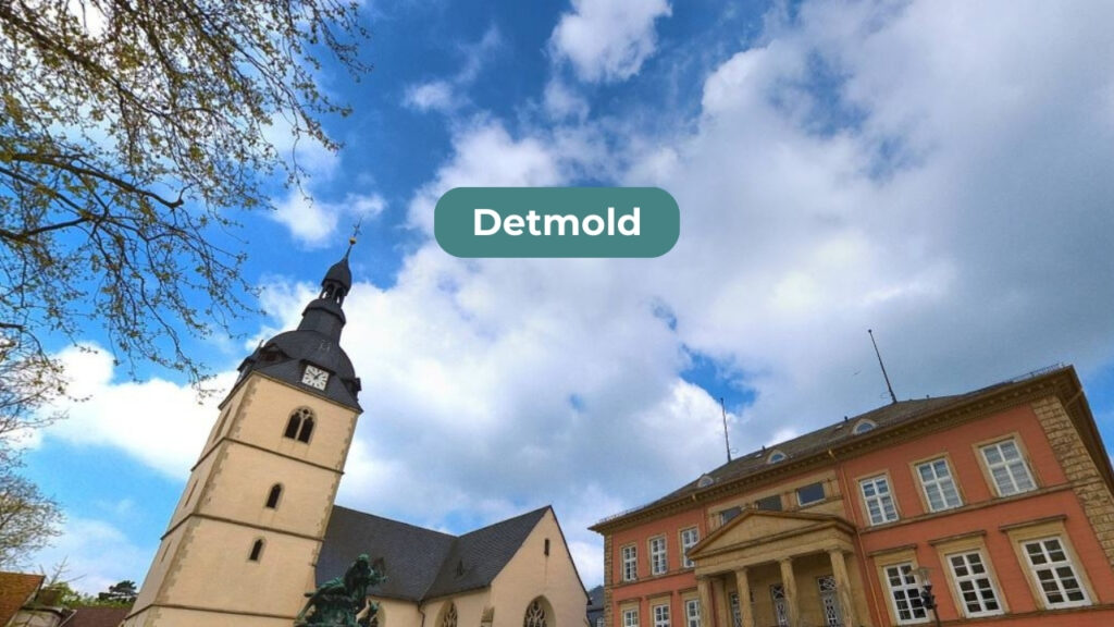 Altstadt von Detmold mit Rathaus und Erlöserkirche am Markt