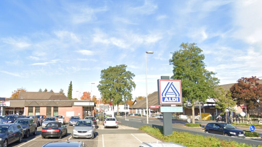 Verschiedene Einkaufsmöglichkeiten für den alltäglichen Bedarf im Kurort Bad Lippspringe (Foto: Detmolder Straße, Bad Lippspringe)