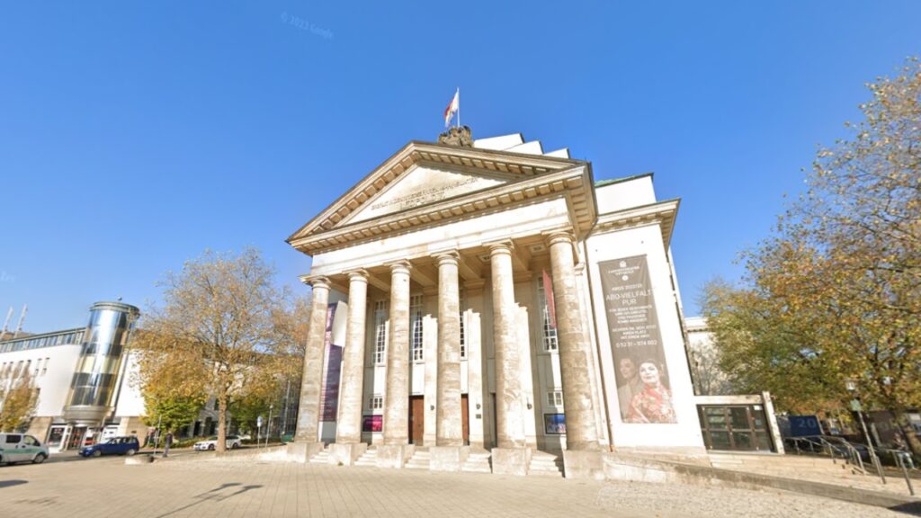 Landestheater Detmold (vor Theaterplatz Detmold)