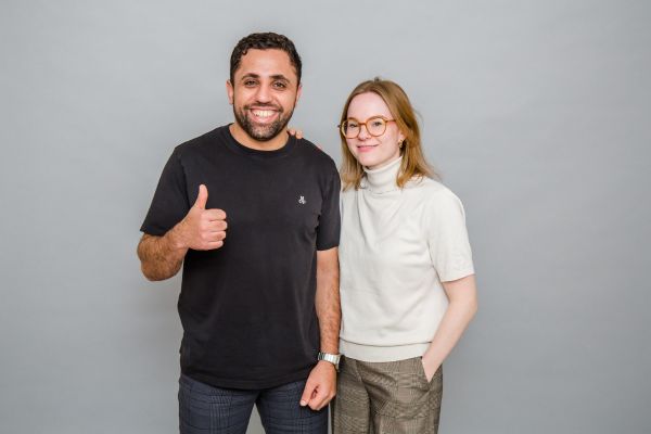 Immobilienverkauf mit Immo Nasso, auf dem Bild zu sehen sind Hanan Nasso (Links) und Antonia Nasso (rechts)